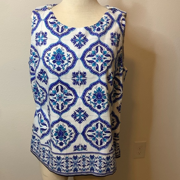 Talbots Tops - Talbots sleeveless top blue floral diamond like pattern NWT size 16p PTP 20.5”